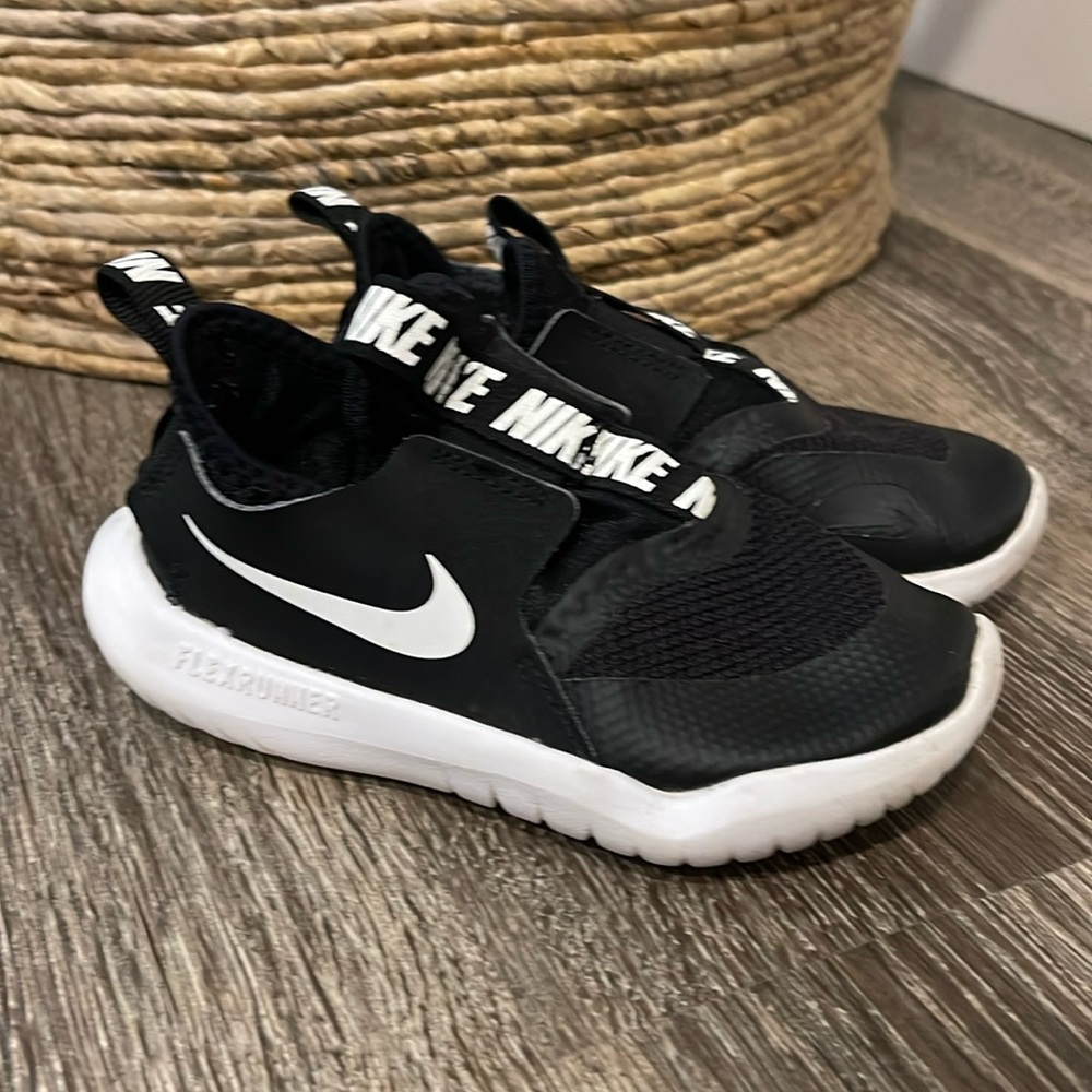 Nike Toddler Slip-On Running Shoe